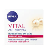 Nivea Vital Αναζωογονητική Κρέμα Ημέρας με Ηράνθεμο 50ml