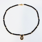 Azade Κολιέ με Σκούρες Χάντρες και Μοτιφ Μάτι