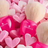 essence it's Bubble Gum fun kabuki brush 01 Bubblin' Big 1pcs